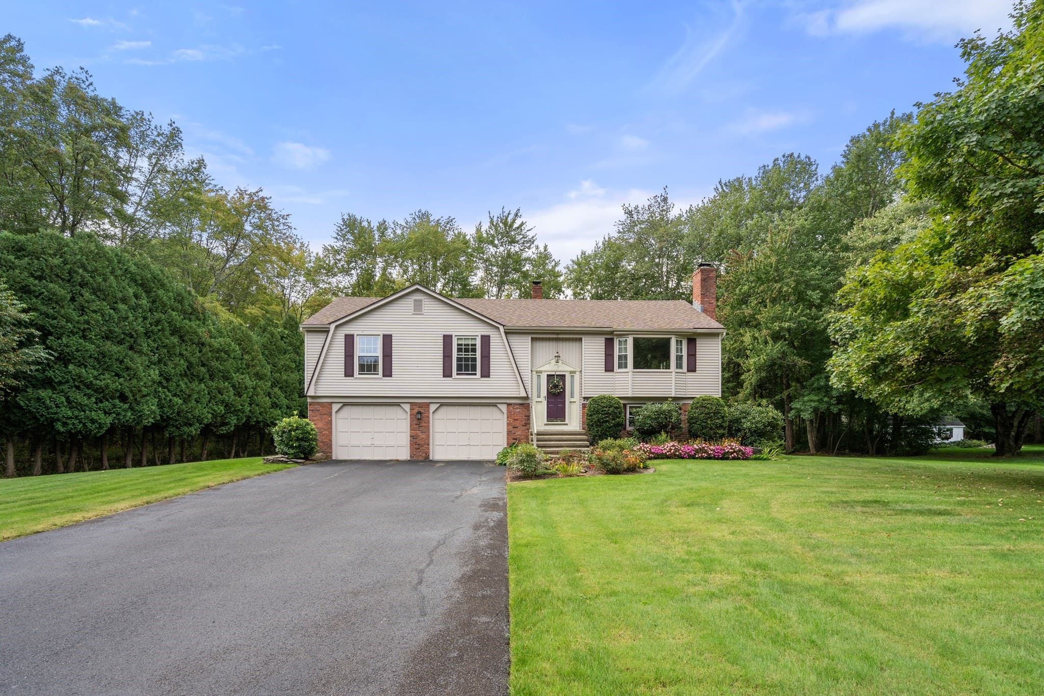 Single Family Residence at 29 Overbrook, East Longmeadow MA 01028, East Longmeadow, photo 2 of 42