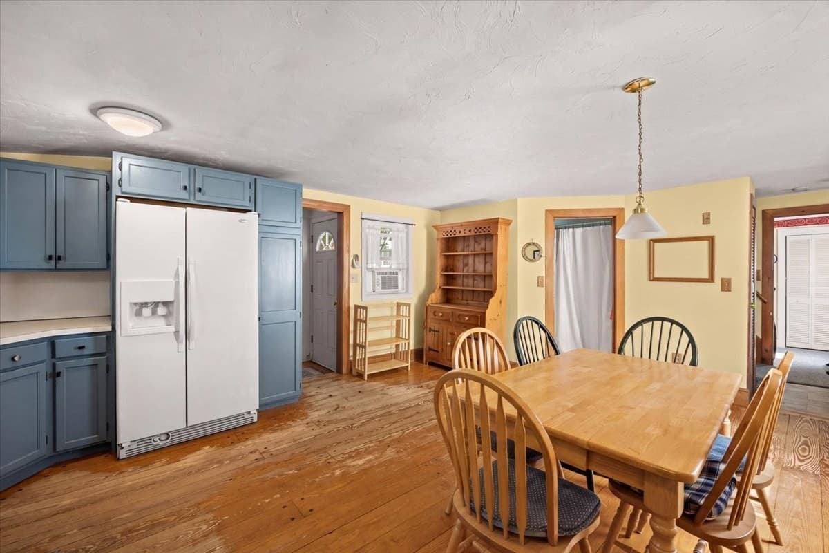 Single Family Residence at 28 Mayflower St, Plymouth MA 02360, Plymouth, photo 6 of 27