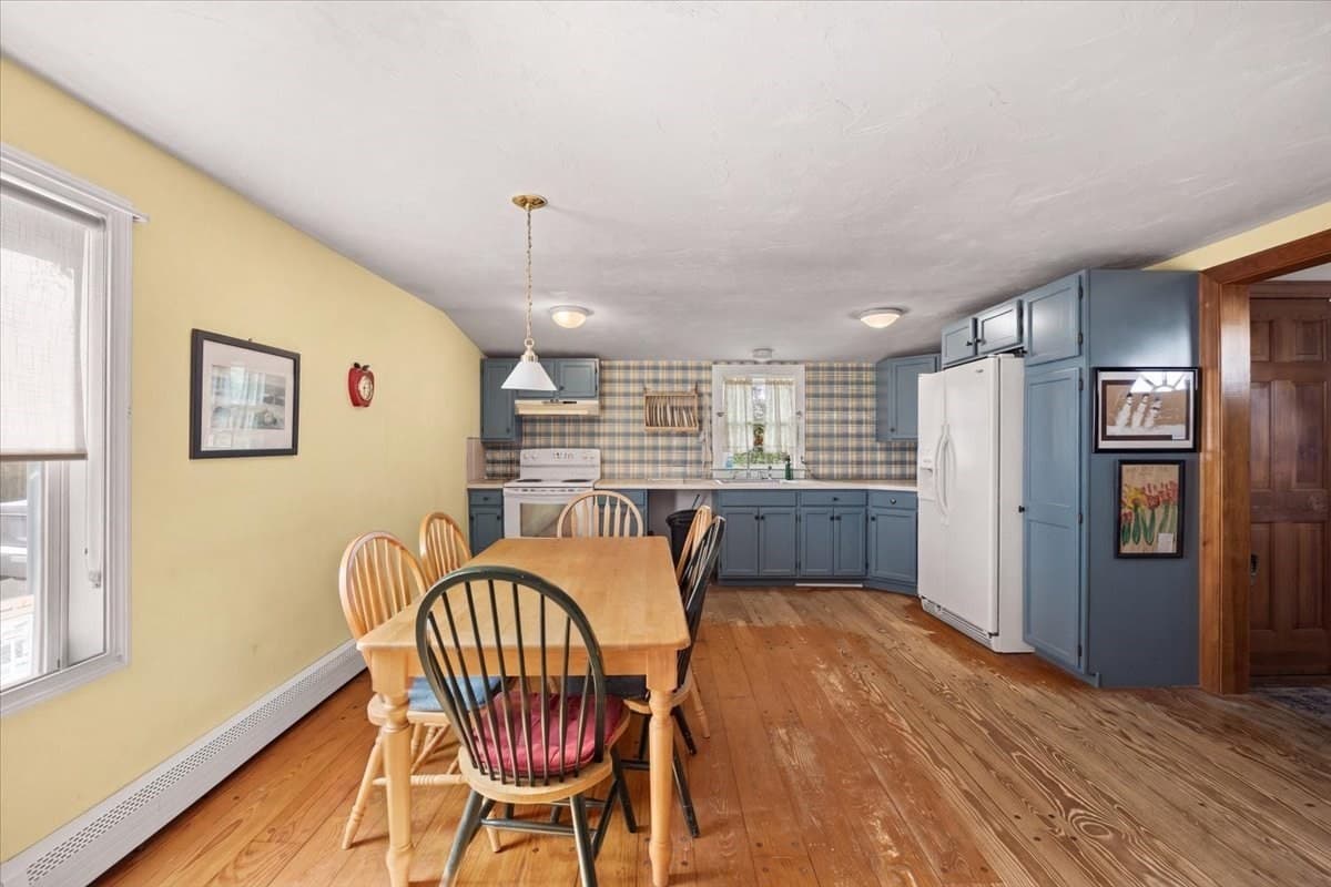 Single Family Residence at 28 Mayflower St, Plymouth MA 02360, Plymouth, photo 9 of 27
