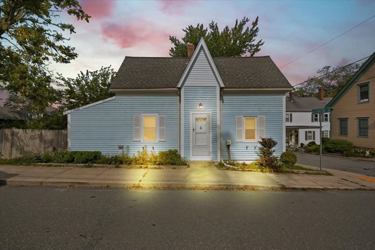 Single Family Residence at 28 Mayflower St, Plymouth MA 02360, Plymouth, photo 24 of 27