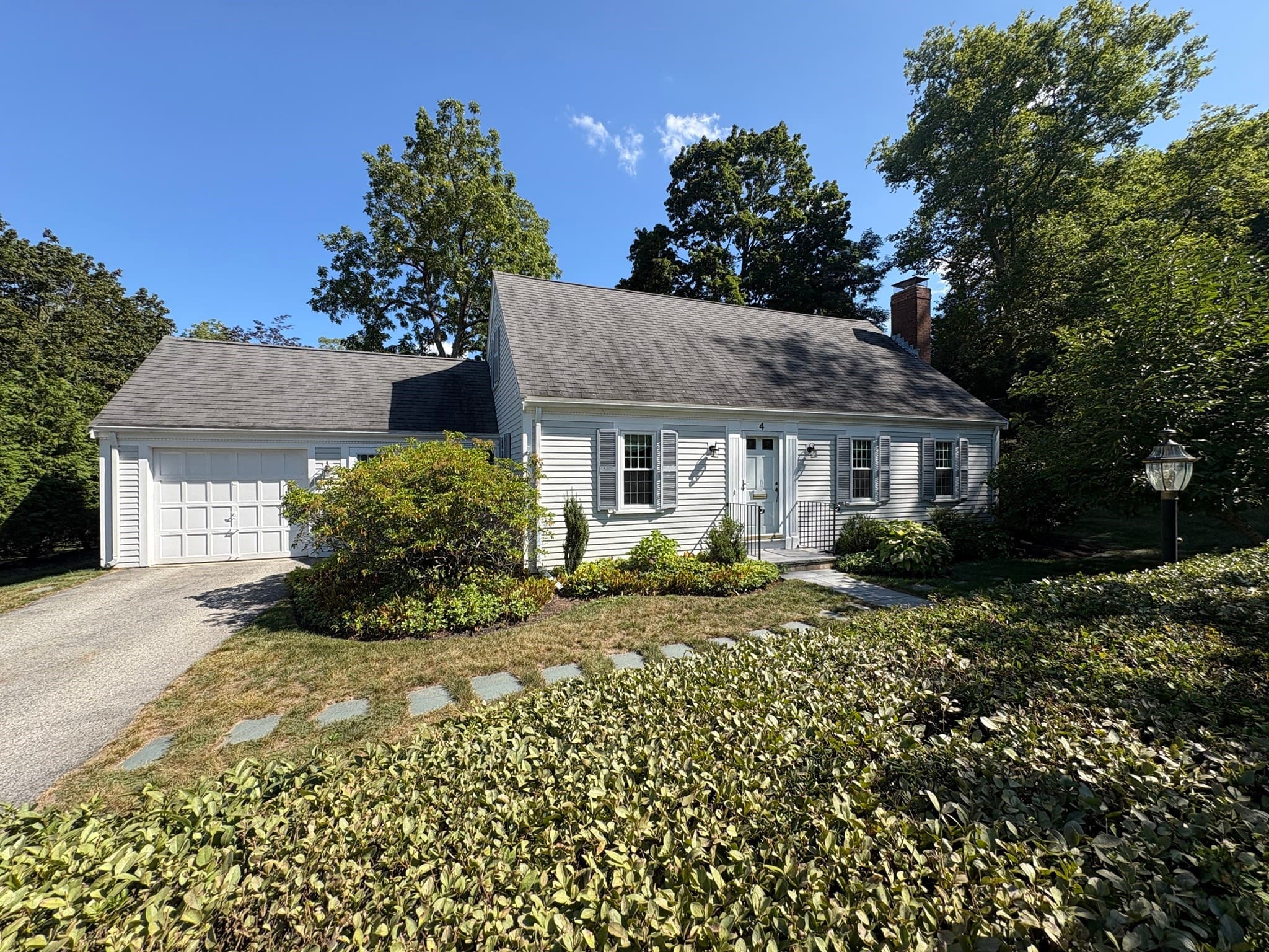 4 Home Meadows Ln, Hingham MA 02043