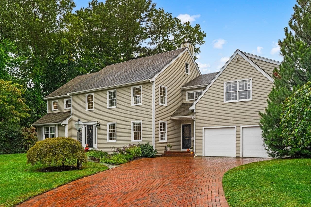 Single Family Residence at 3 King Philip Path, Hingham MA 02043, Hingham, photo 2 of 42