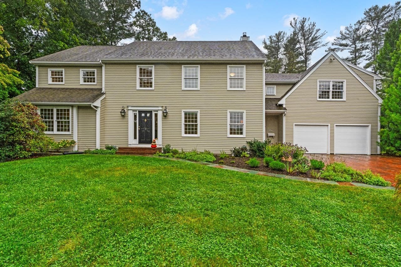 3 King Philip Path, Hingham MA 02043