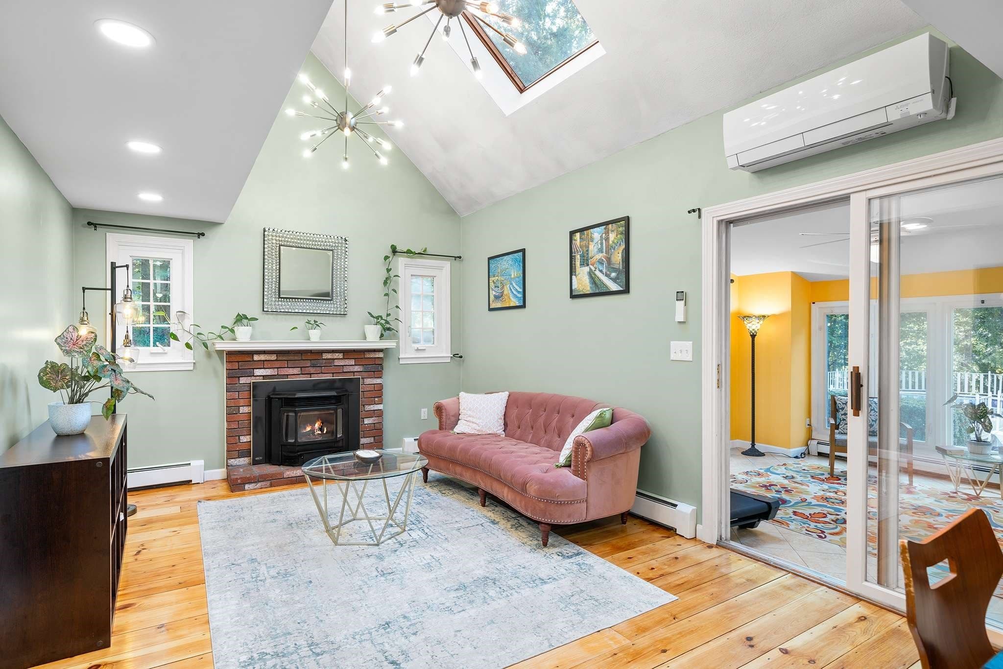Single Family Residence at 392 Old Farm Rd, Franklin MA 02038, Franklin, photo 4 of 25