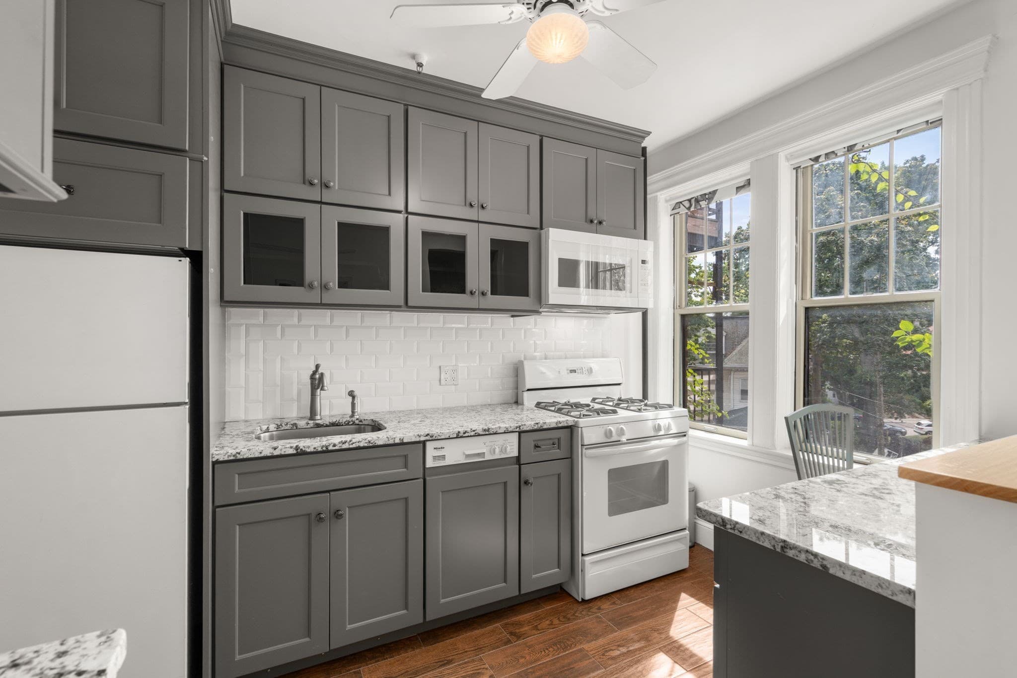 Condominium at 72 Strathmore # 7B, Boston MA 02135, Boston, photo 2 of 12