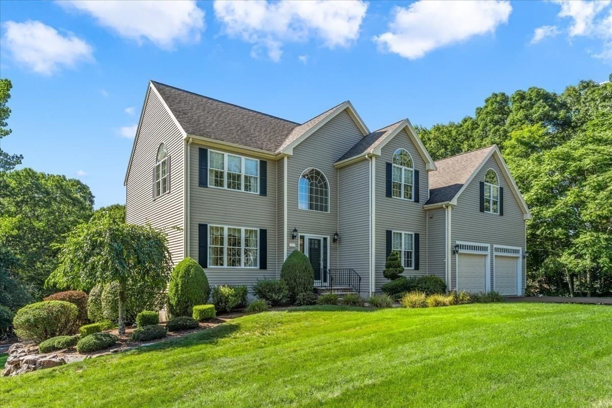 Single Family Residence at 100 Eagle Rock Rd, Stoughton MA 02072, Stoughton, photo 2 of 42