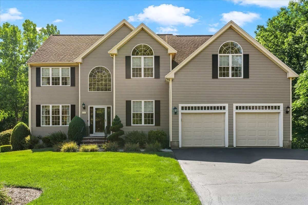 100 Eagle Rock Rd, Stoughton MA 02072