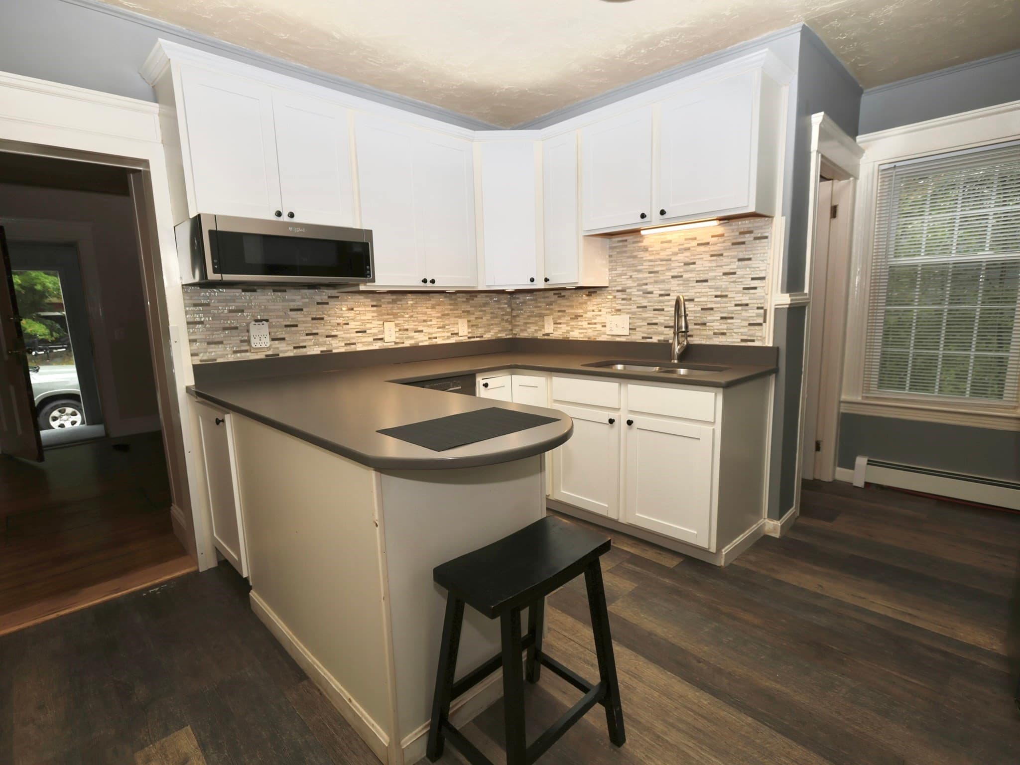 Single Family Residence at 133 Whipple St, Worcester MA 01610, Worcester, photo 6 of 27