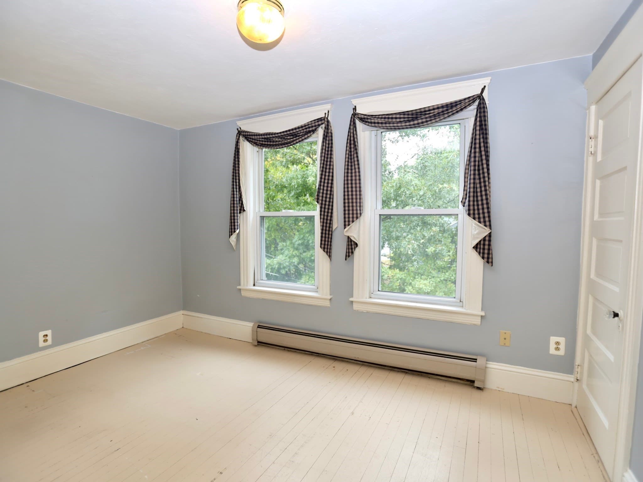 Single Family Residence at 133 Whipple St, Worcester MA 01610, Worcester, photo 16 of 27