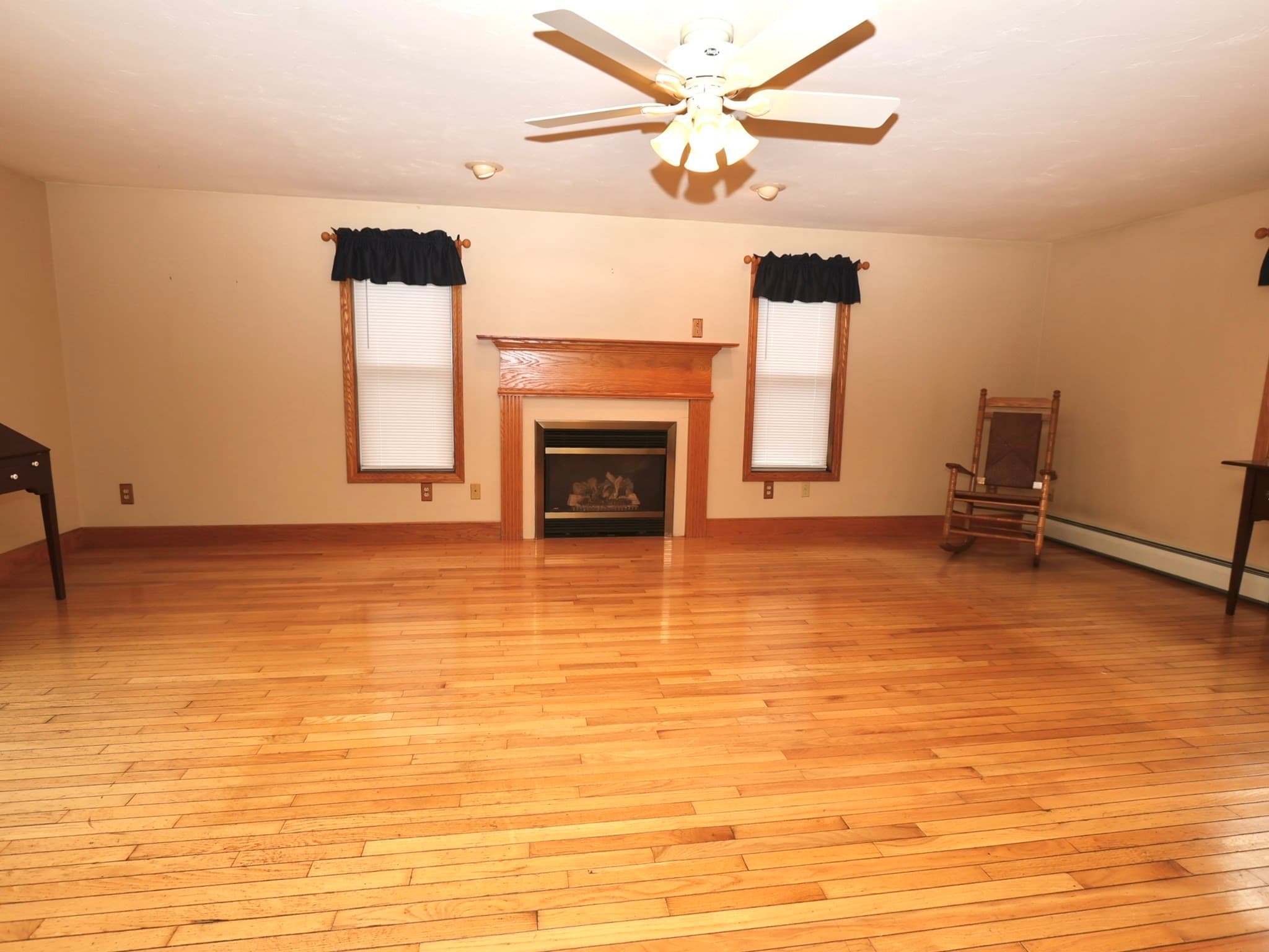 Single Family Residence at 133 Whipple St, Worcester MA 01610, Worcester, photo 12 of 27