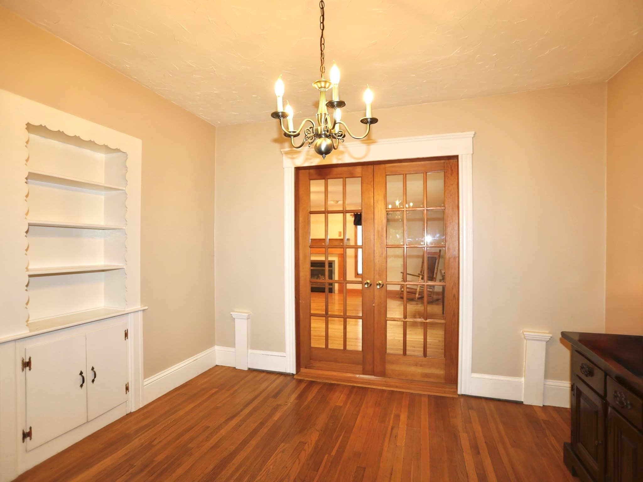 Single Family Residence at 133 Whipple St, Worcester MA 01610, Worcester, photo 10 of 27