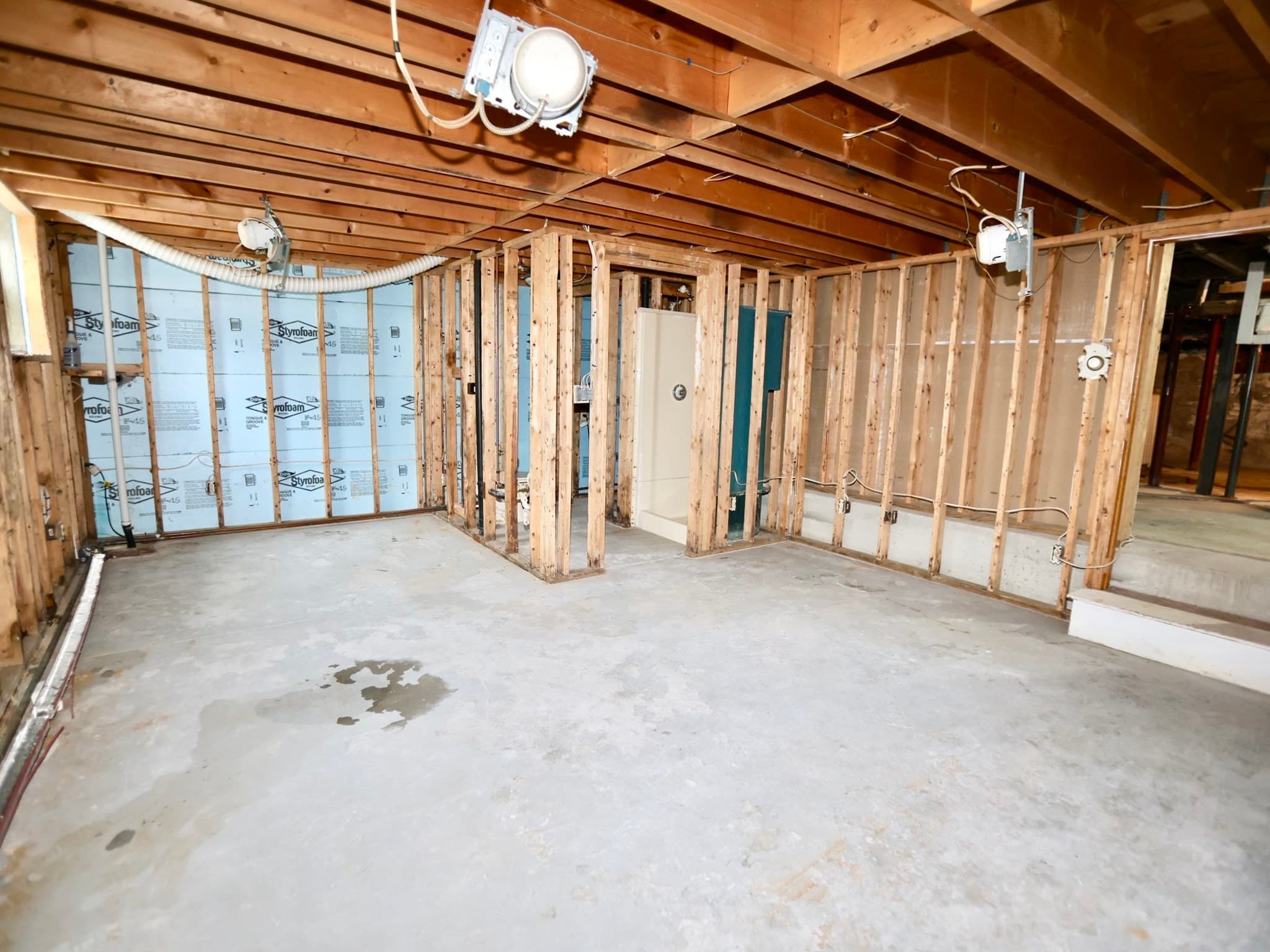 Single Family Residence at 133 Whipple St, Worcester MA 01610, Worcester, photo 21 of 27