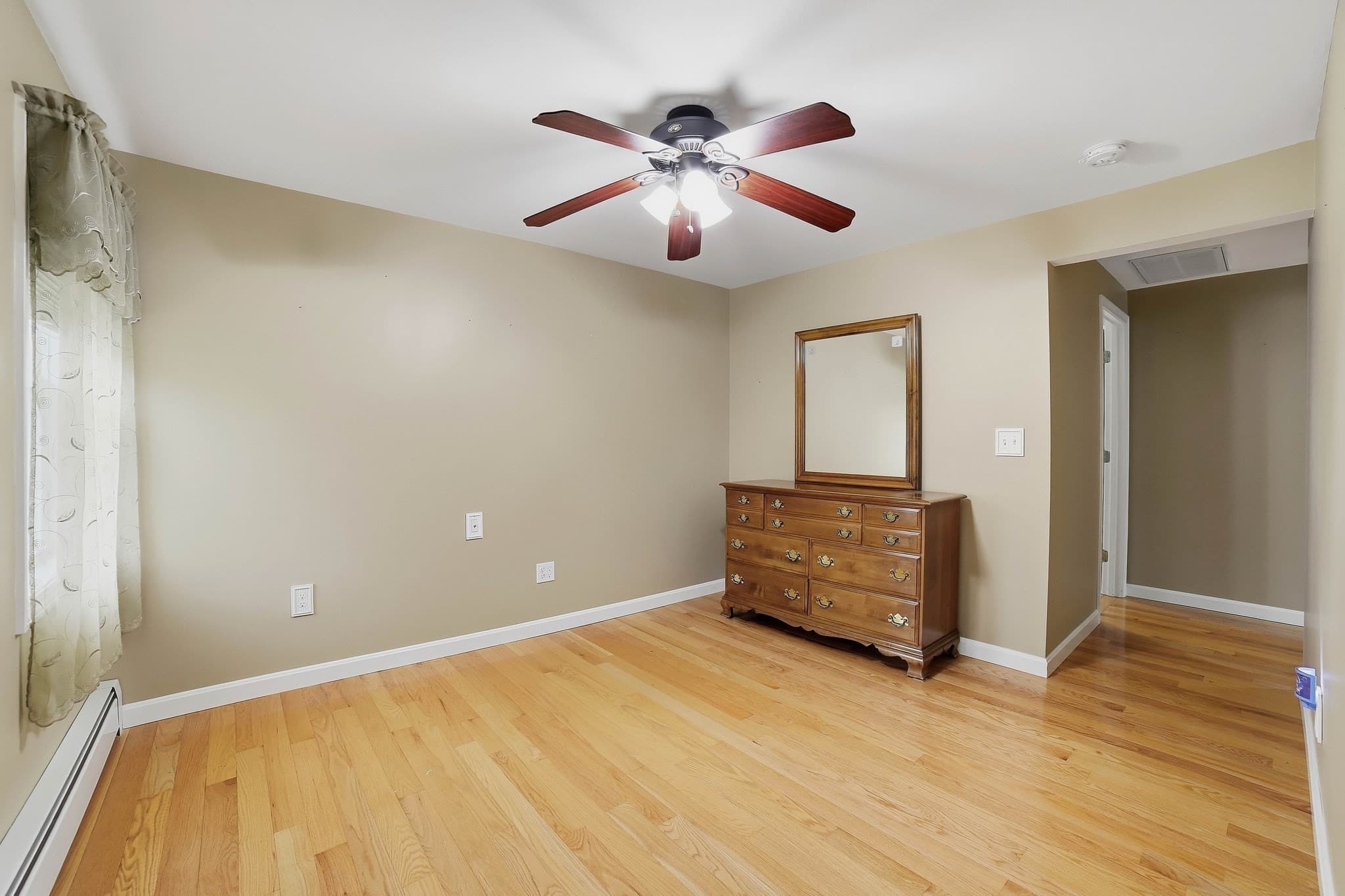 Single Family Residence at 81 Rochdale St, Auburn MA 01501, Auburn, photo 23 of 32