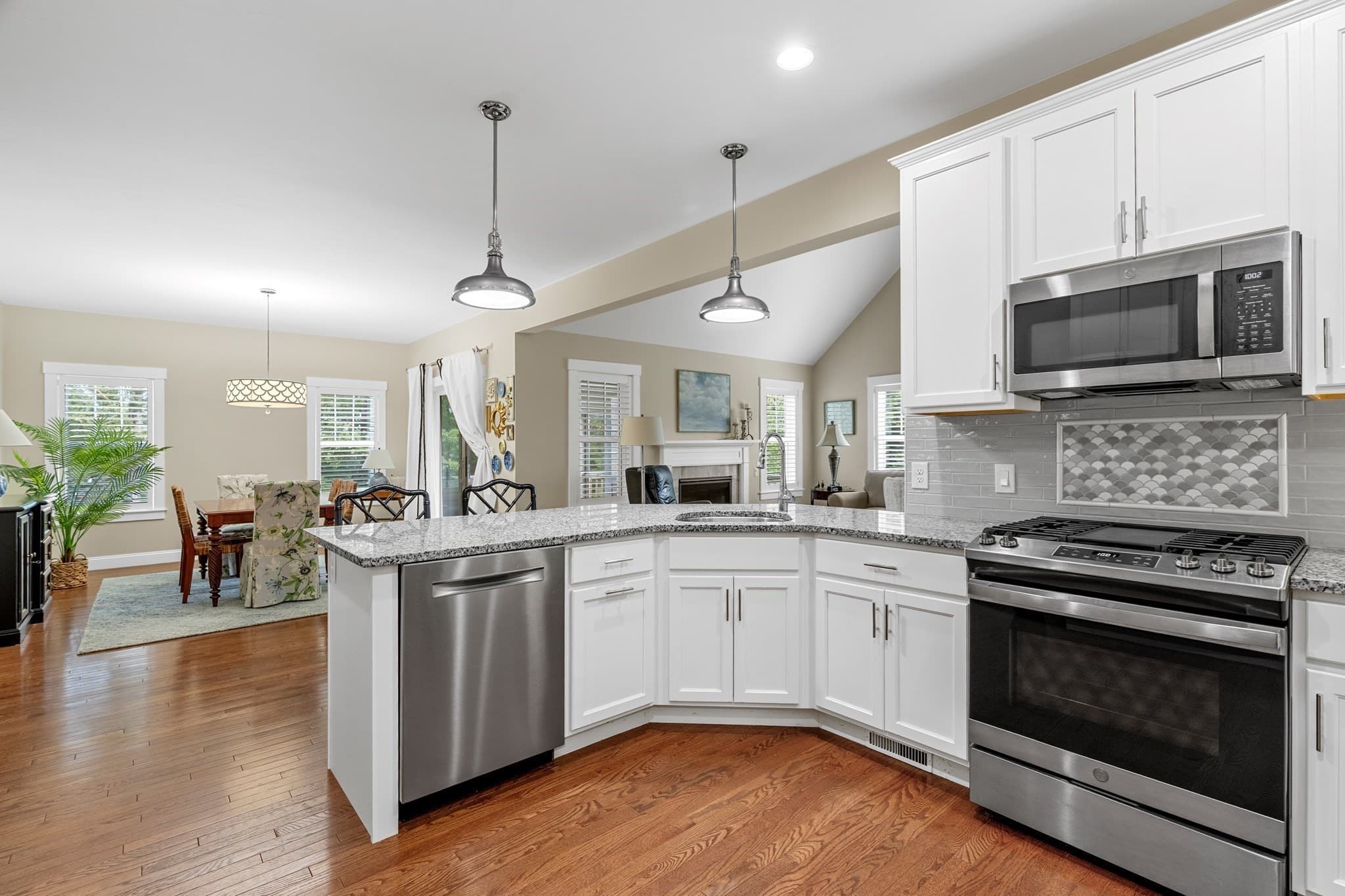 Single Family Residence at 86 White Clover Trl, Plymouth MA 02360, Plymouth, photo 7 of 30