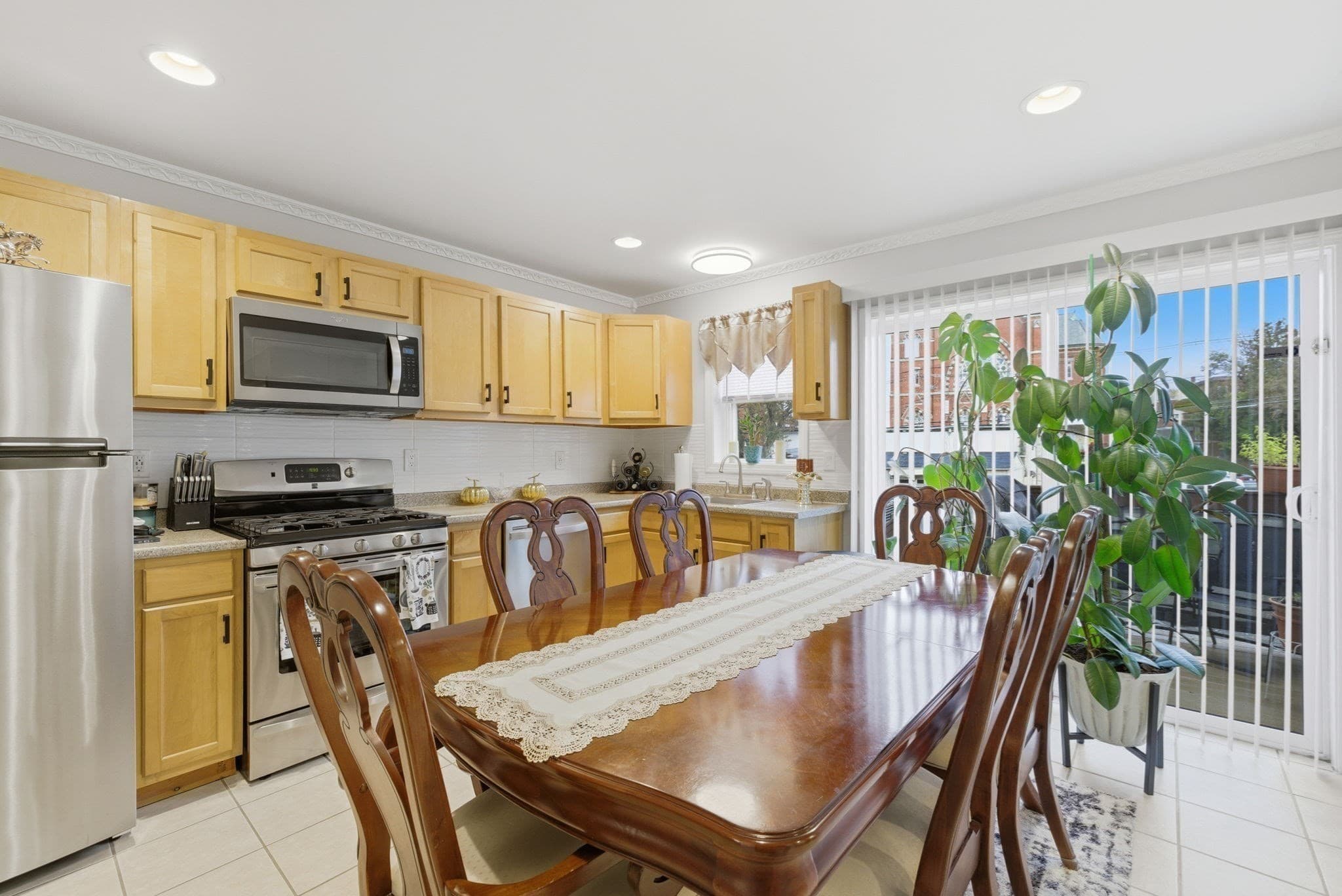 Condominium at 124 Locust St # 124, Haverhill MA 01830, Haverhill, photo 4 of 39