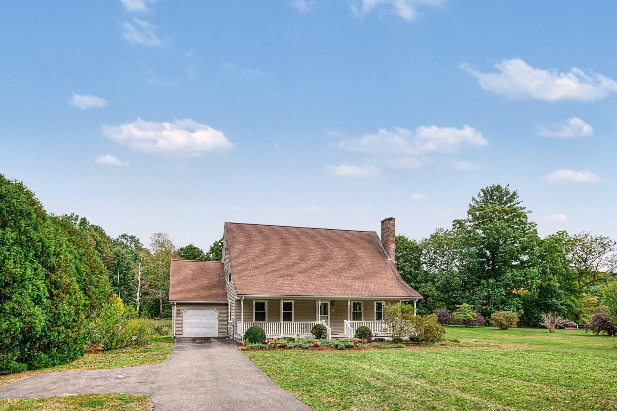 35 Cook Rd, Southampton MA 01073