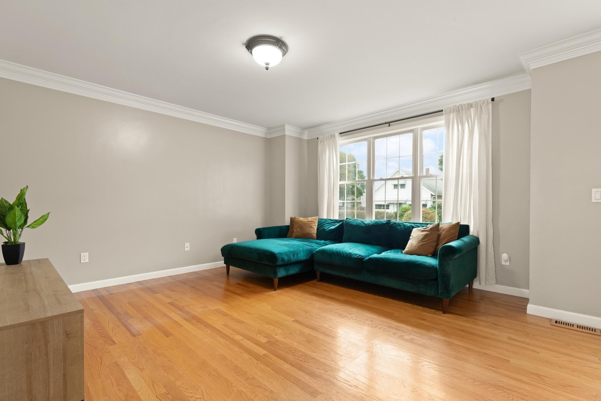 Condominium at 129 Scott St # 4, Attleboro MA 02703, Attleboro, photo 7 of 33