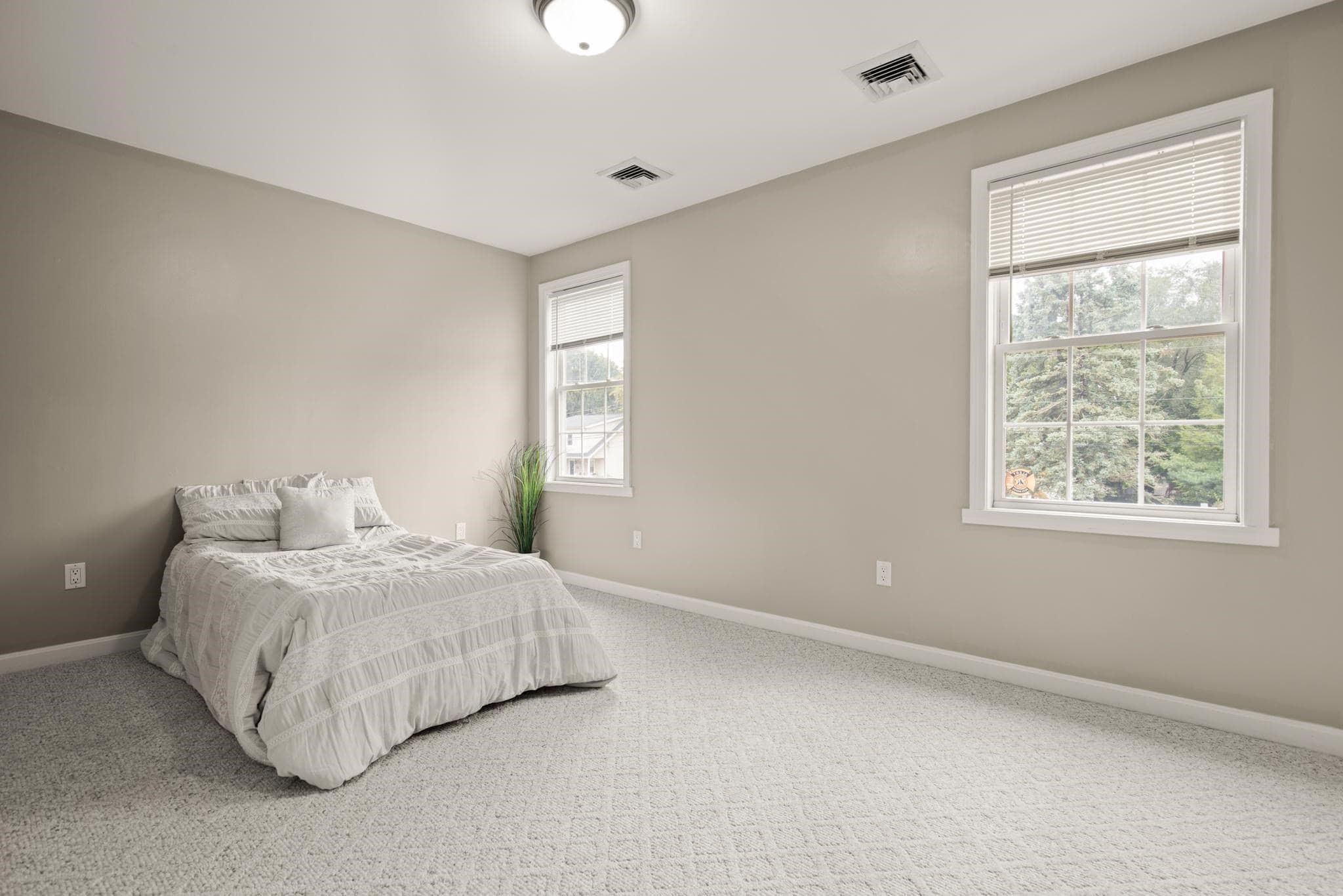 Condominium at 129 Scott St # 4, Attleboro MA 02703, Attleboro, photo 20 of 33