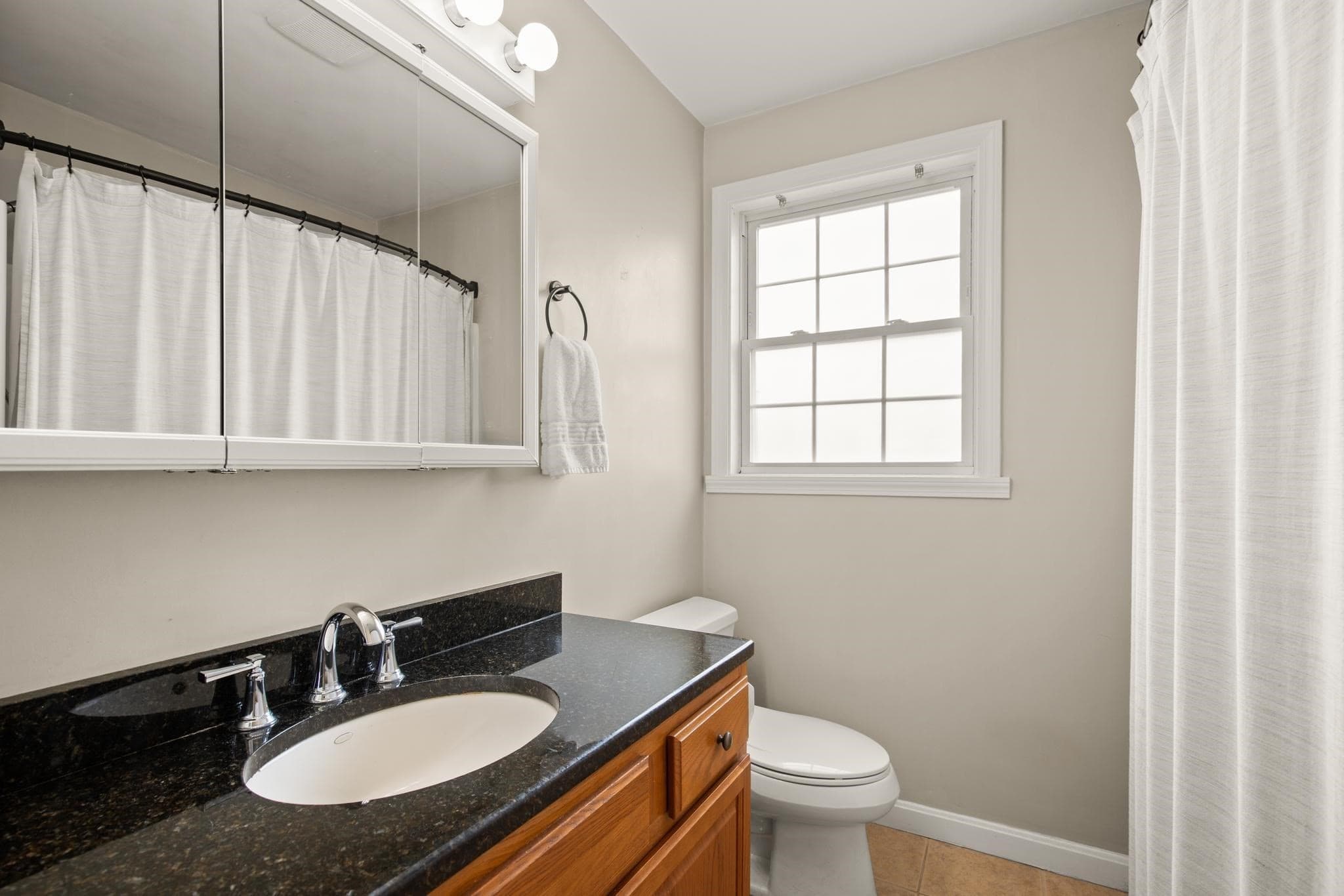 Condominium at 129 Scott St # 4, Attleboro MA 02703, Attleboro, photo 25 of 33