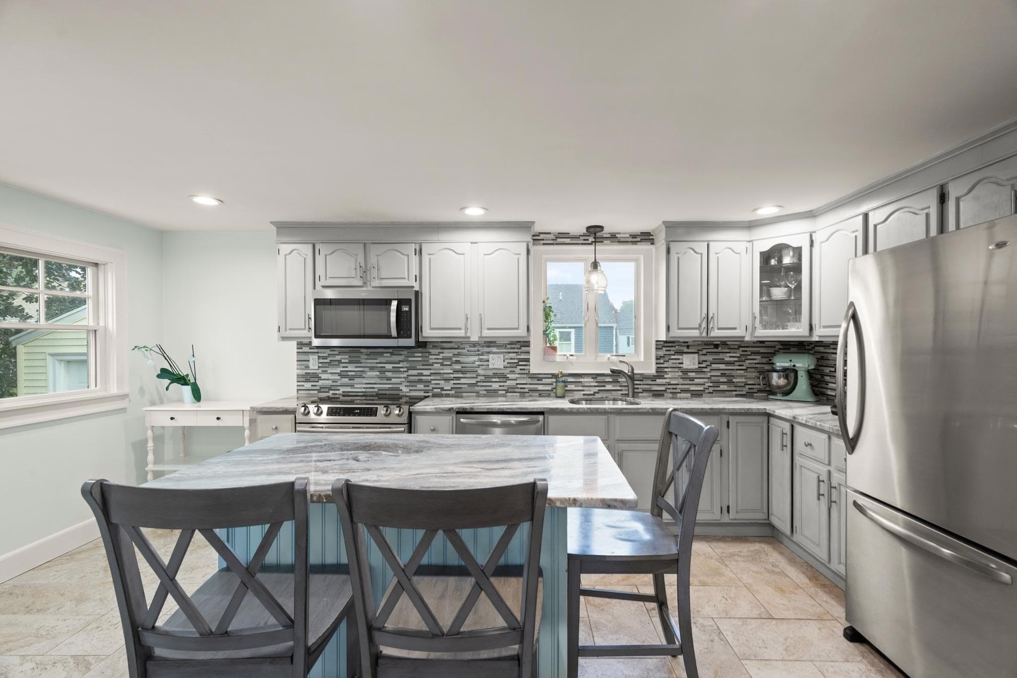 Single Family Residence at 13 Rainbow Cir, Peabody MA 01960, Peabody, photo 7 of 32