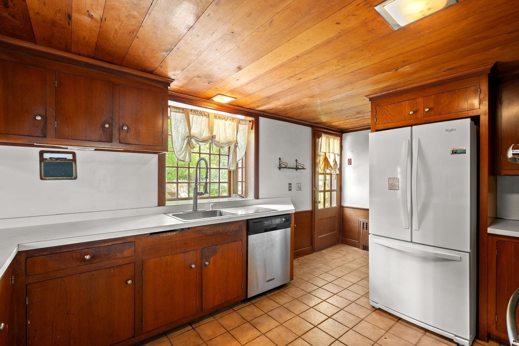 Single Family Residence at 13 Whitcomb Ave, Hingham MA 02043, Hingham, photo 9 of 33
