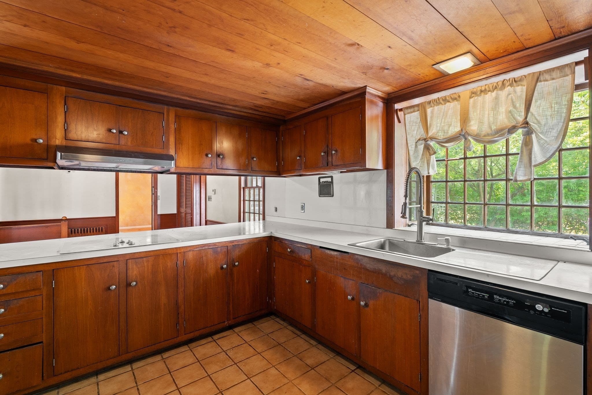 Single Family Residence at 13 Whitcomb Ave, Hingham MA 02043, Hingham, photo 10 of 33