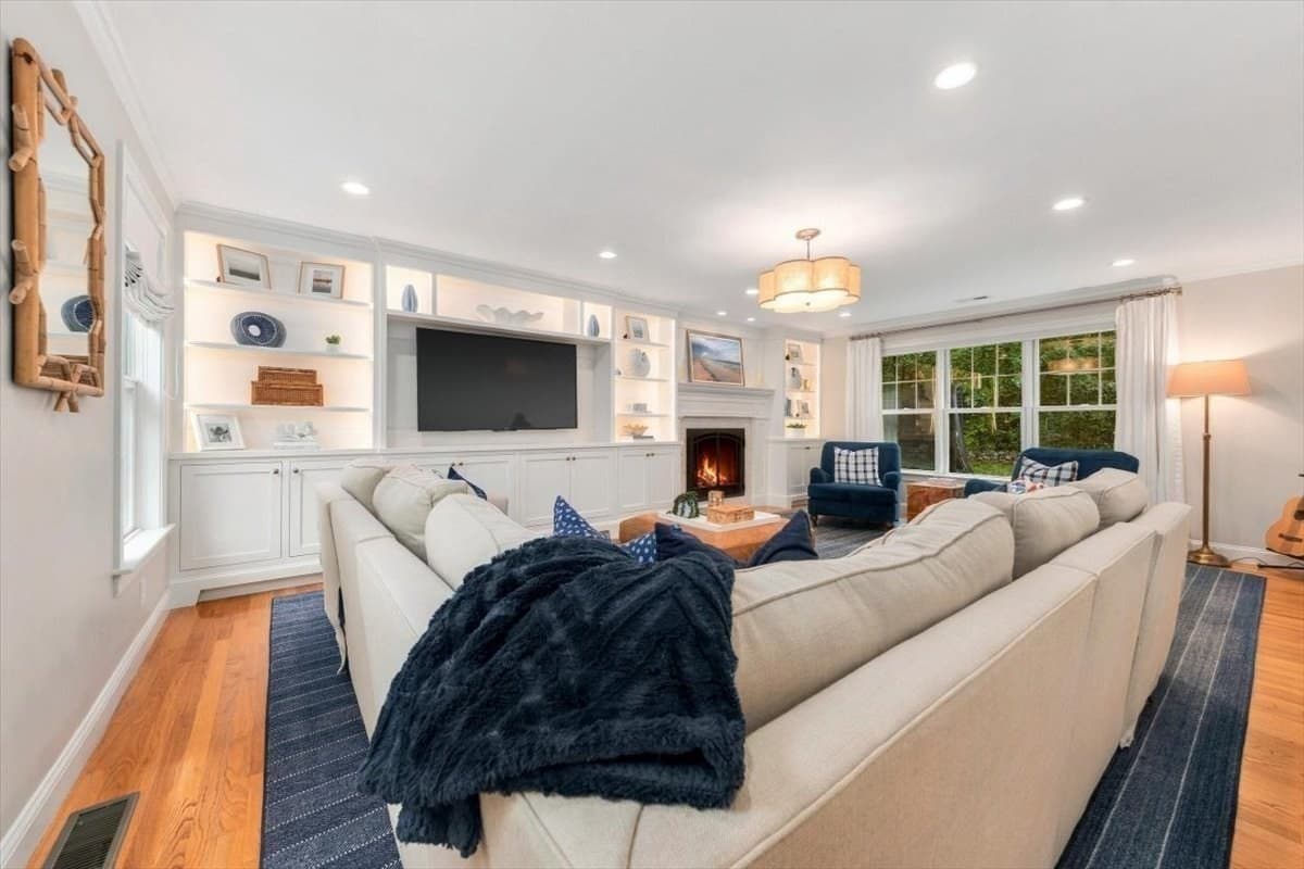 Single Family Residence at 24 Whitcomb Avenue, Hingham MA 02043, Hingham, photo 7 of 22