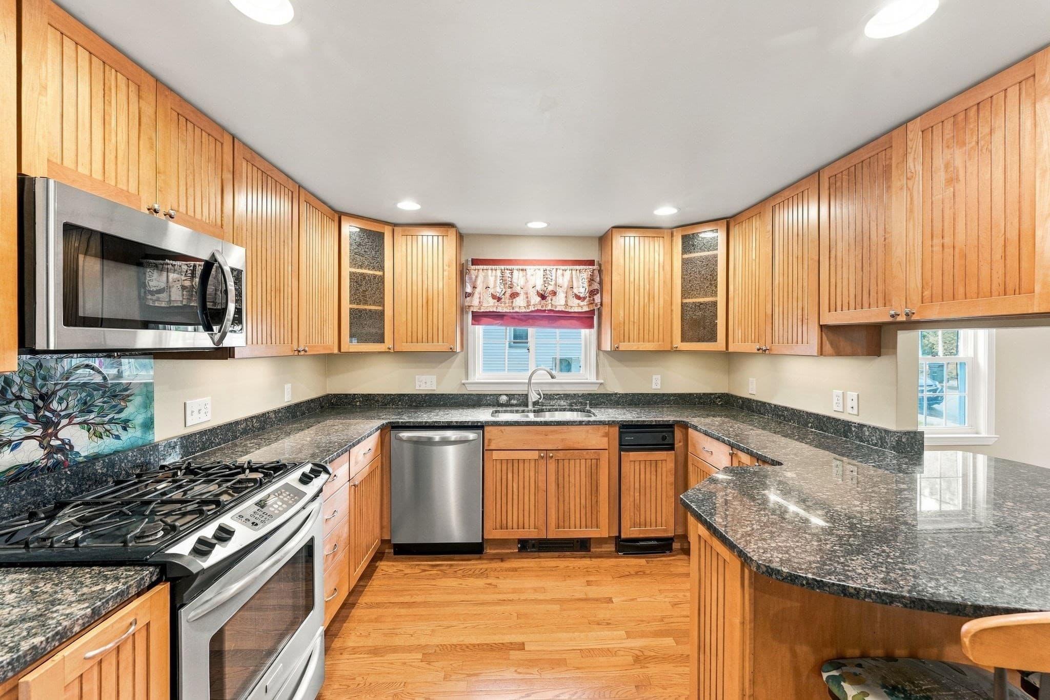 Single Family Residence at 37 Mill St, Burrillville RI 02858, Burrillville, photo 4 of 20