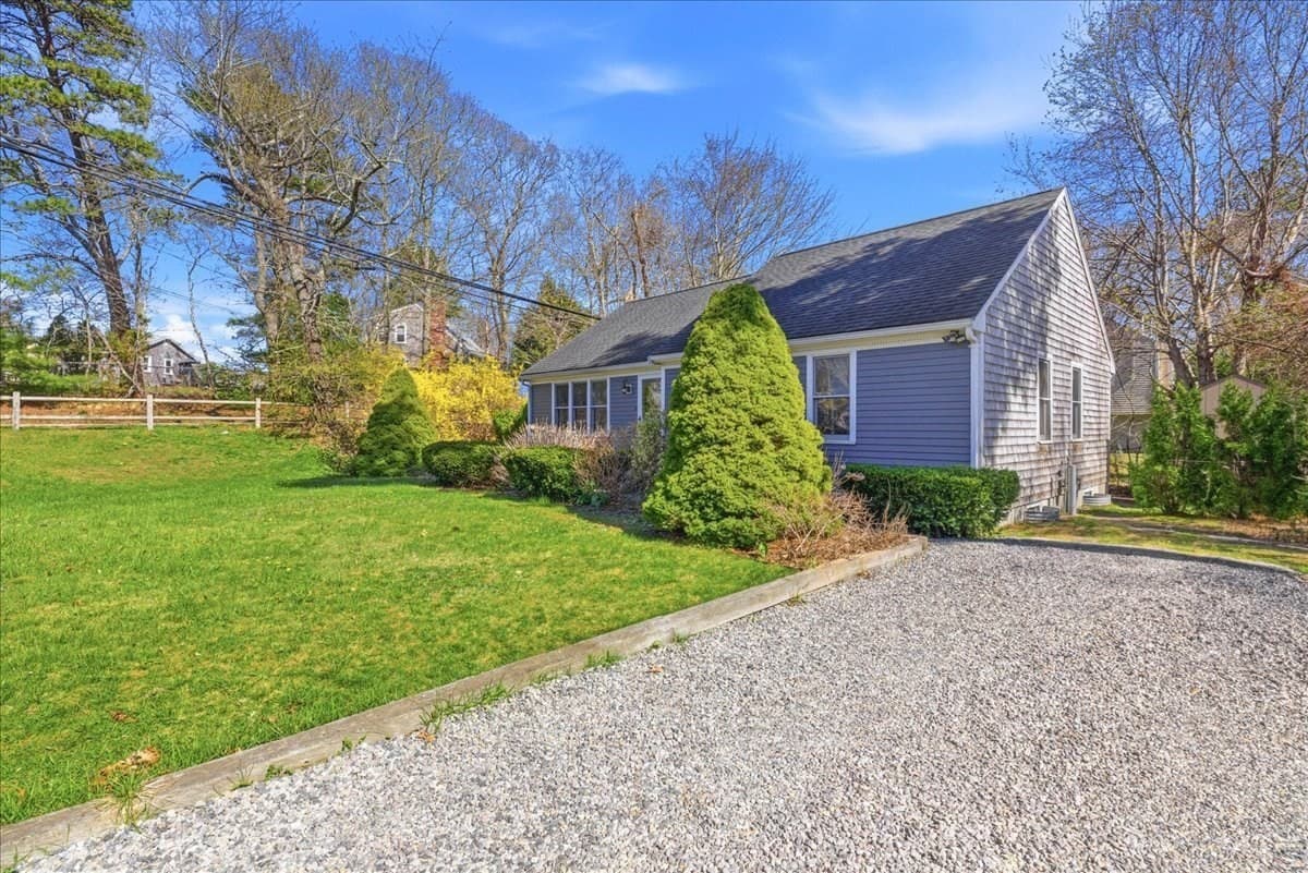 Single Family Residence at 2 Juniper St, Plymouth MA 02360, Plymouth, photo 3 of 37