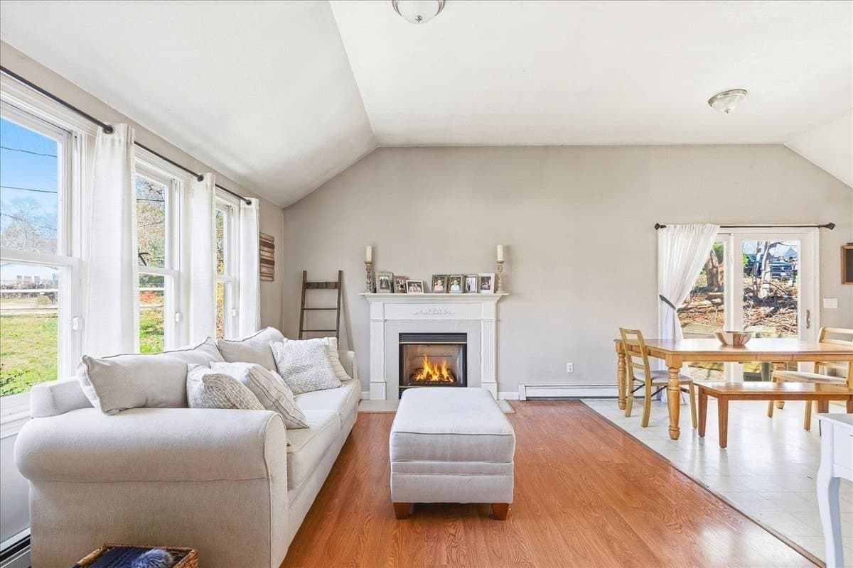 Single Family Residence at 2 Juniper St, Plymouth MA 02360, Plymouth, photo 5 of 37