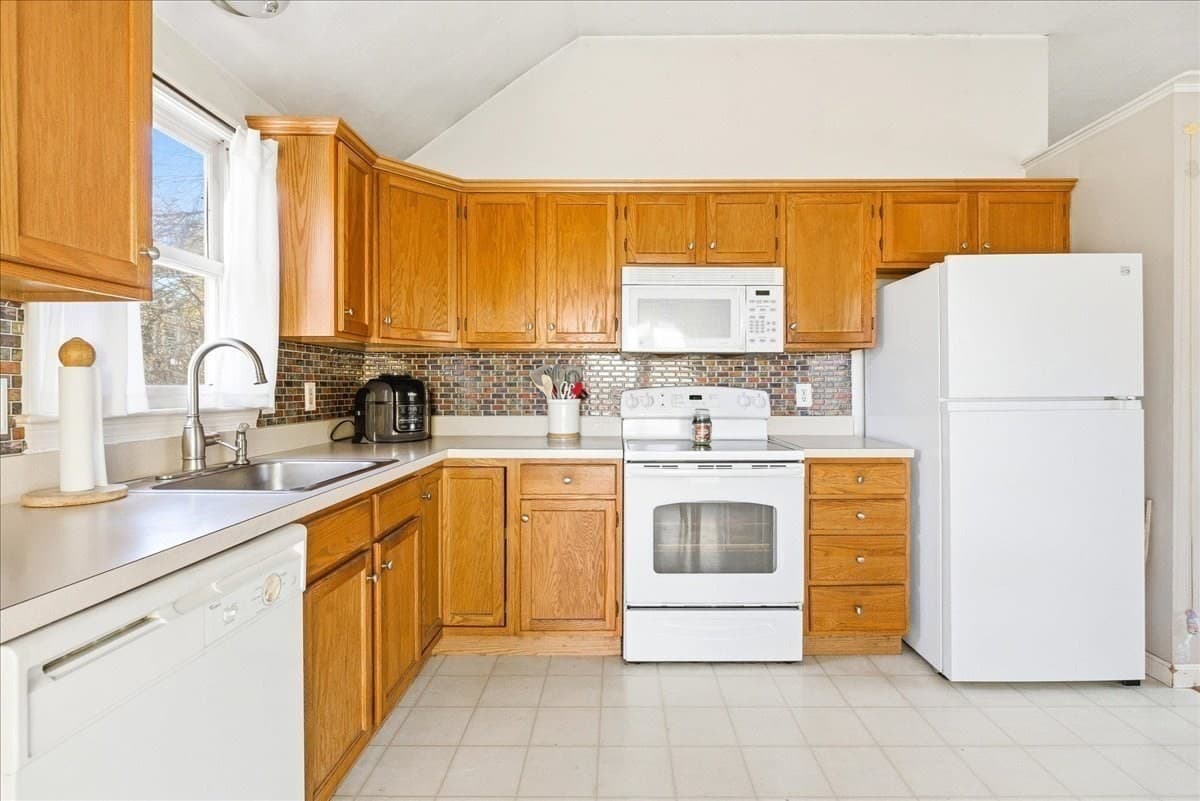 Single Family Residence at 2 Juniper St, Plymouth MA 02360, Plymouth, photo 11 of 37