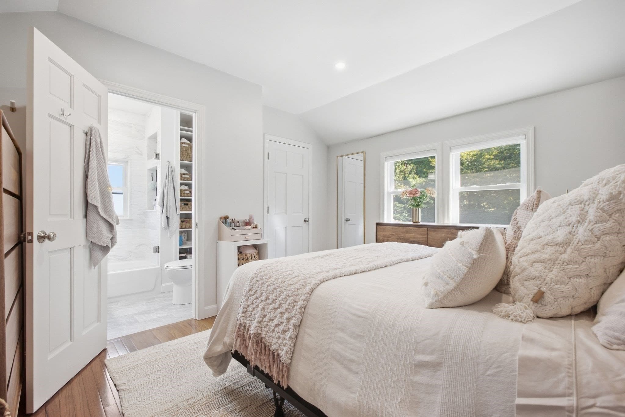 Single Family Residence at 29 Canterbury Drive, Reading MA 01867, Reading, photo 17 of 40