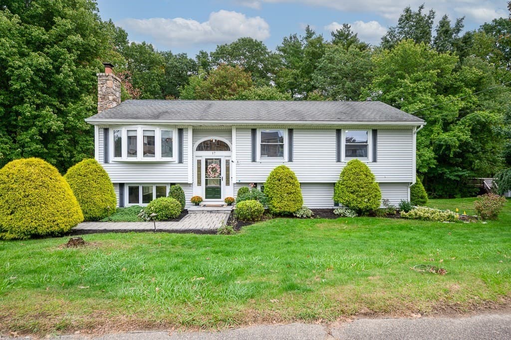 17 Vinal St, Hudson MA 01749