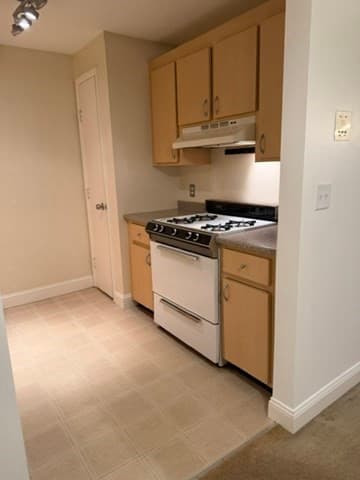 Condominium at 1 Kingswood # 8, Abington MA 02351, Abington, photo 6 of 10
