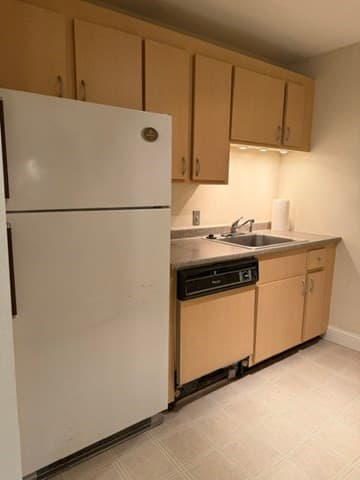 Condominium at 1 Kingswood # 8, Abington MA 02351, Abington, photo 5 of 10