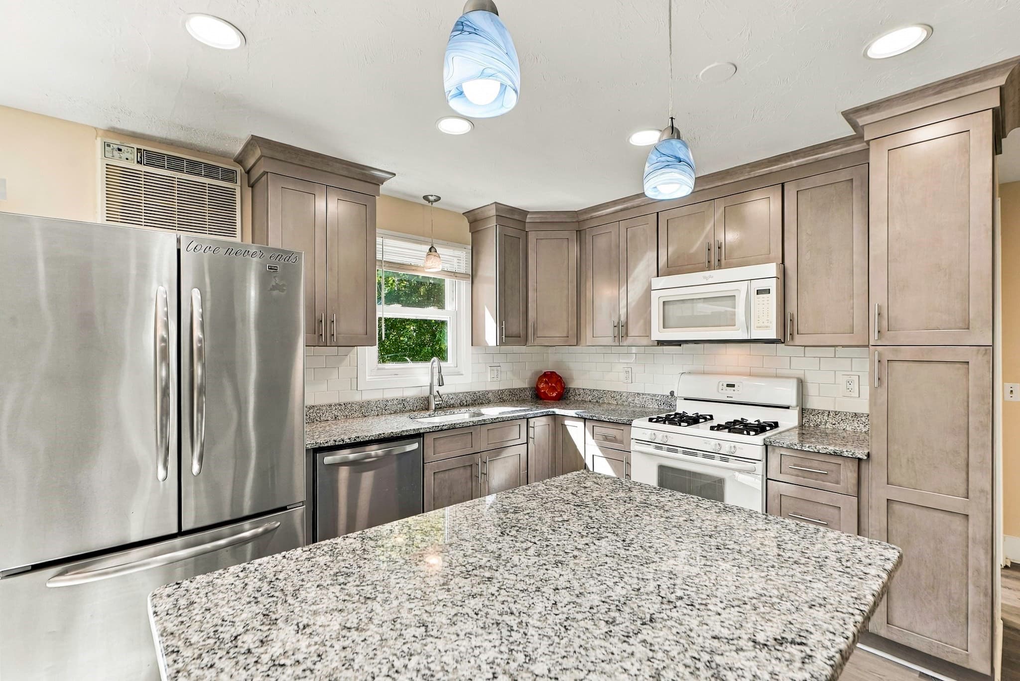 Condominium at 59 N Quinsigamond Ave # 59, Shrewsbury MA 01545, Shrewsbury, photo 5 of 36