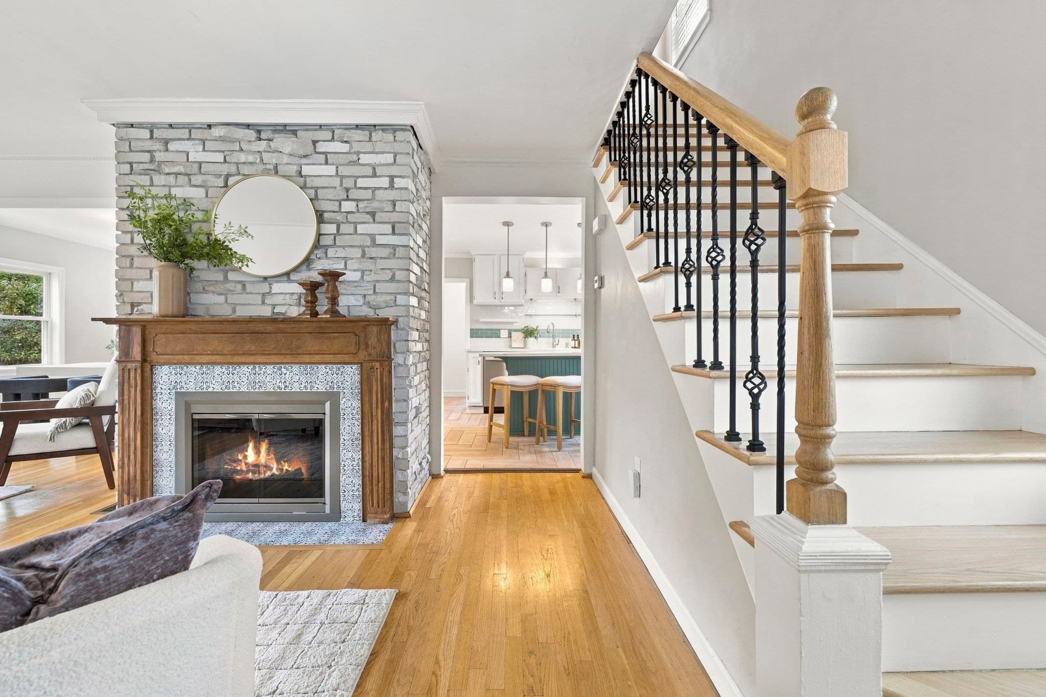 Single Family Residence at 814 Lynnfield Street, Lynnfield MA 01940, Lynnfield, photo 2 of 33