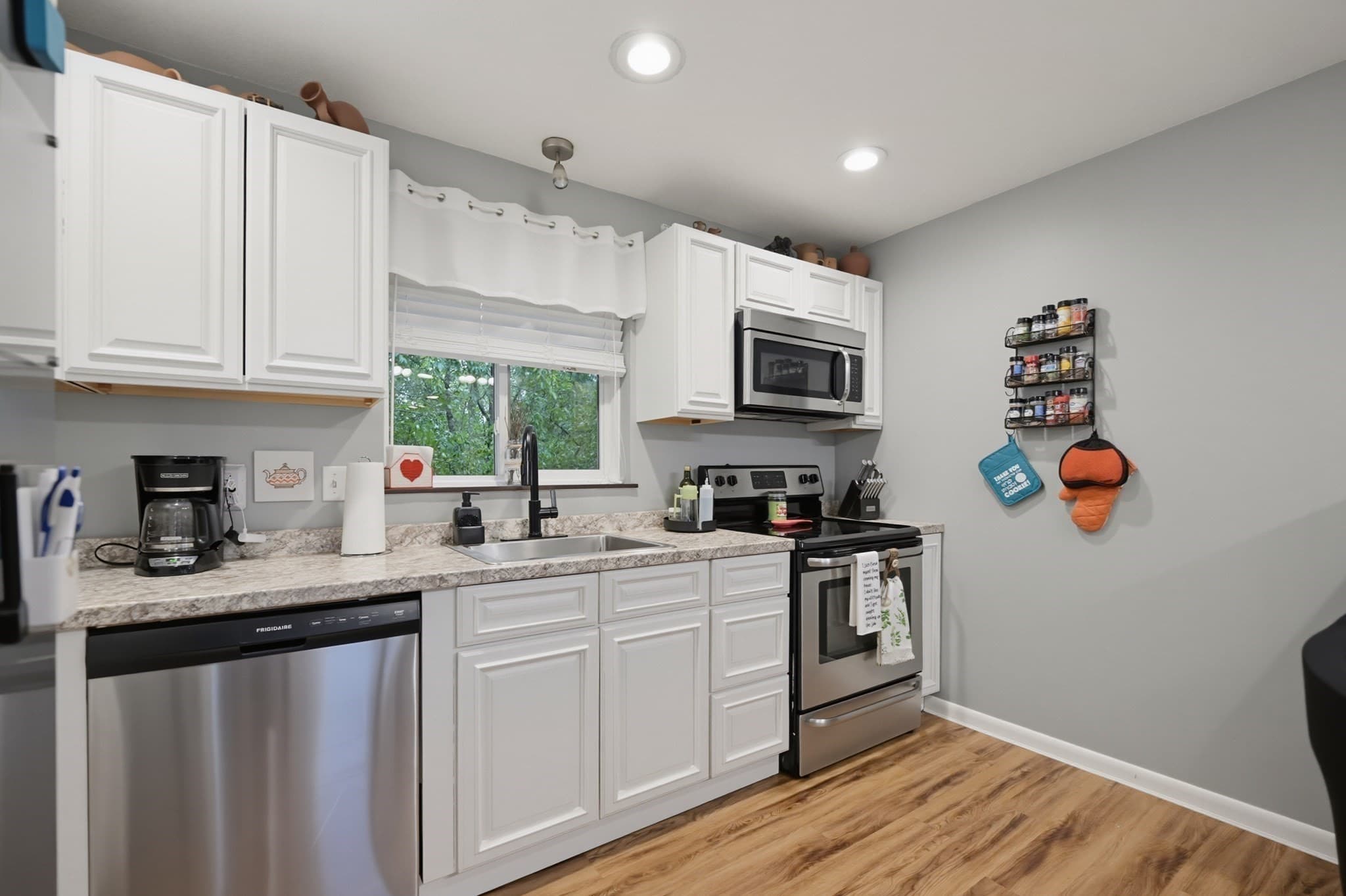 Condominium at 5455 N Main St # 6F, Fall River MA 02720, Fall River, photo 3 of 21