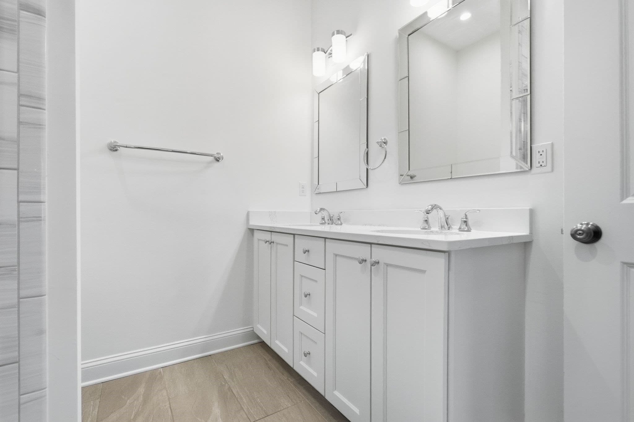 Condominium at 38 Green Meadow Dr # 38, Reading MA 01867, Reading, photo 39 of 42