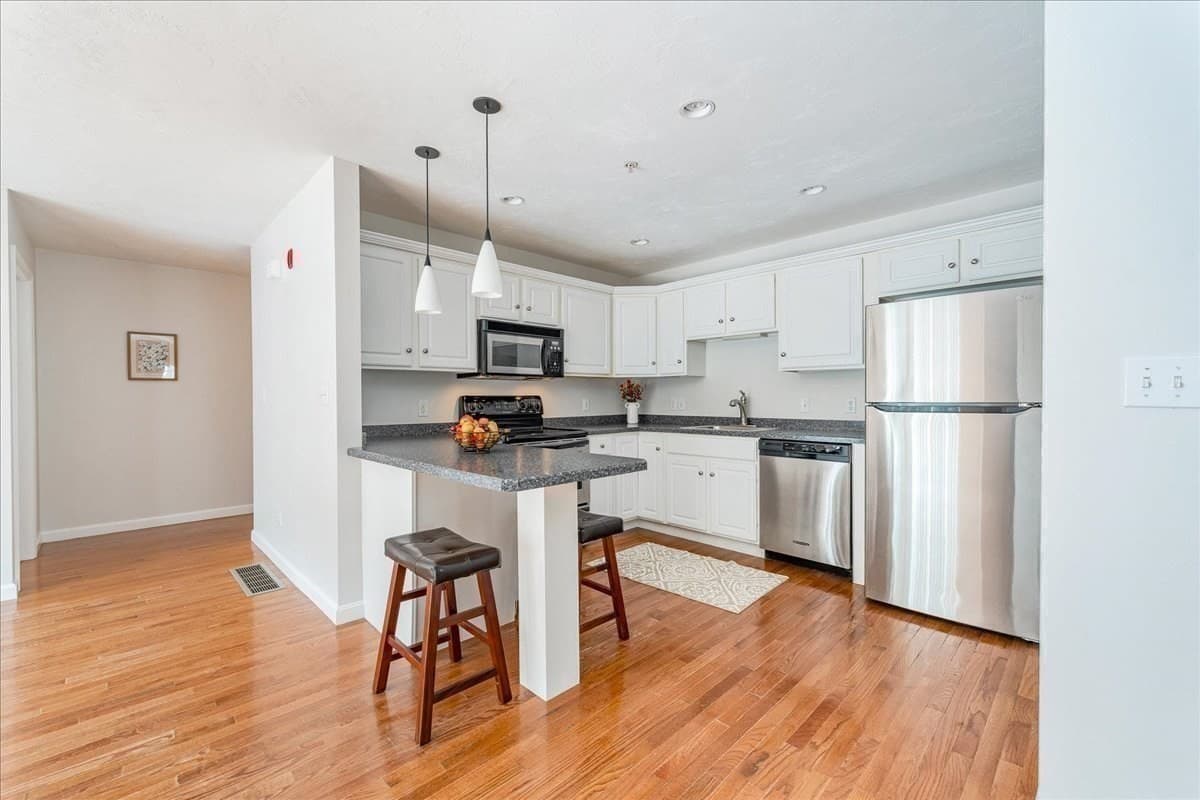 Condominium at 319 Hampton Way # 319, Abington MA 02351, Abington, photo 9 of 26
