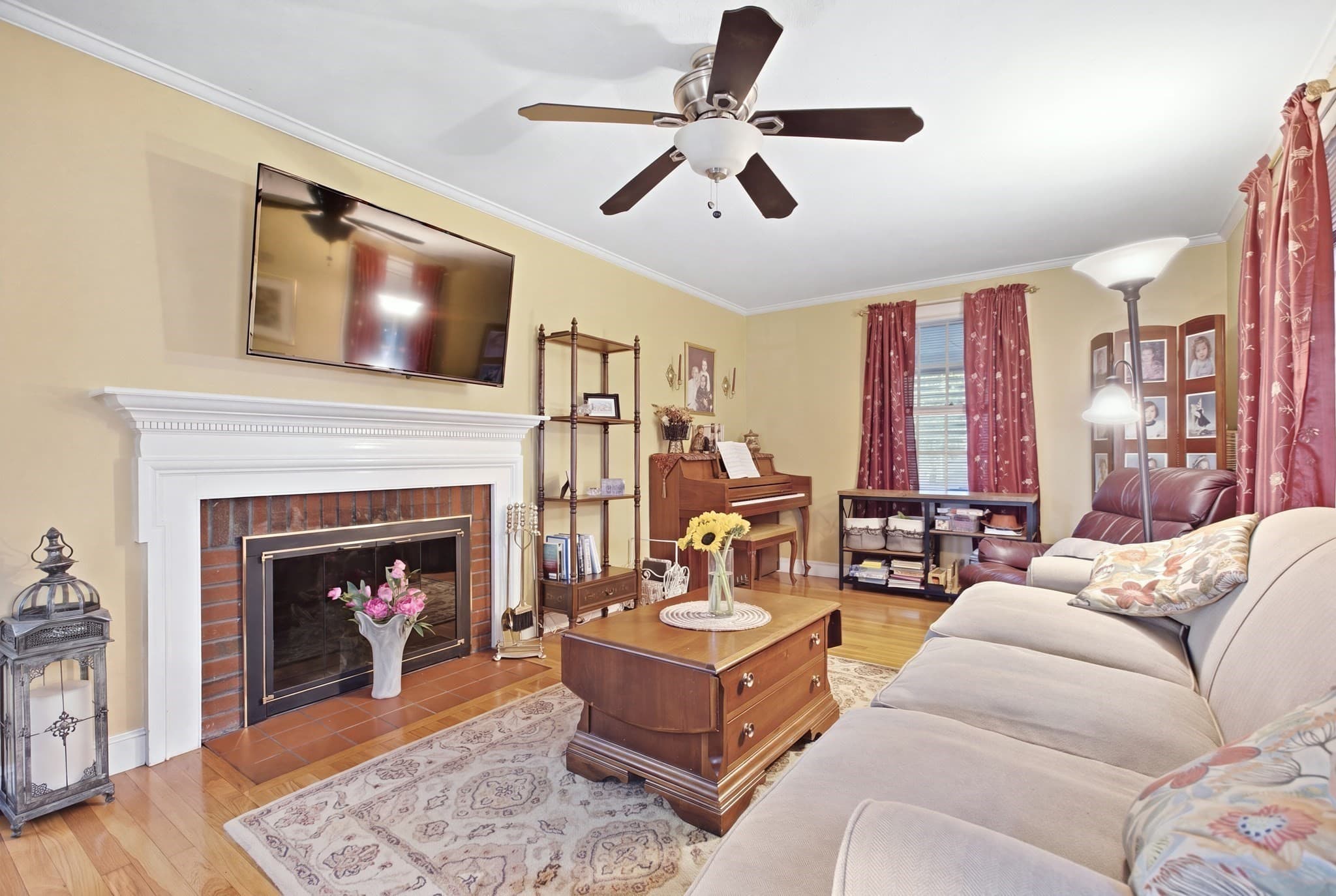 Single Family Residence at 24 Vokes Terrace, Lynnfield MA 01940, Lynnfield, photo 5 of 31