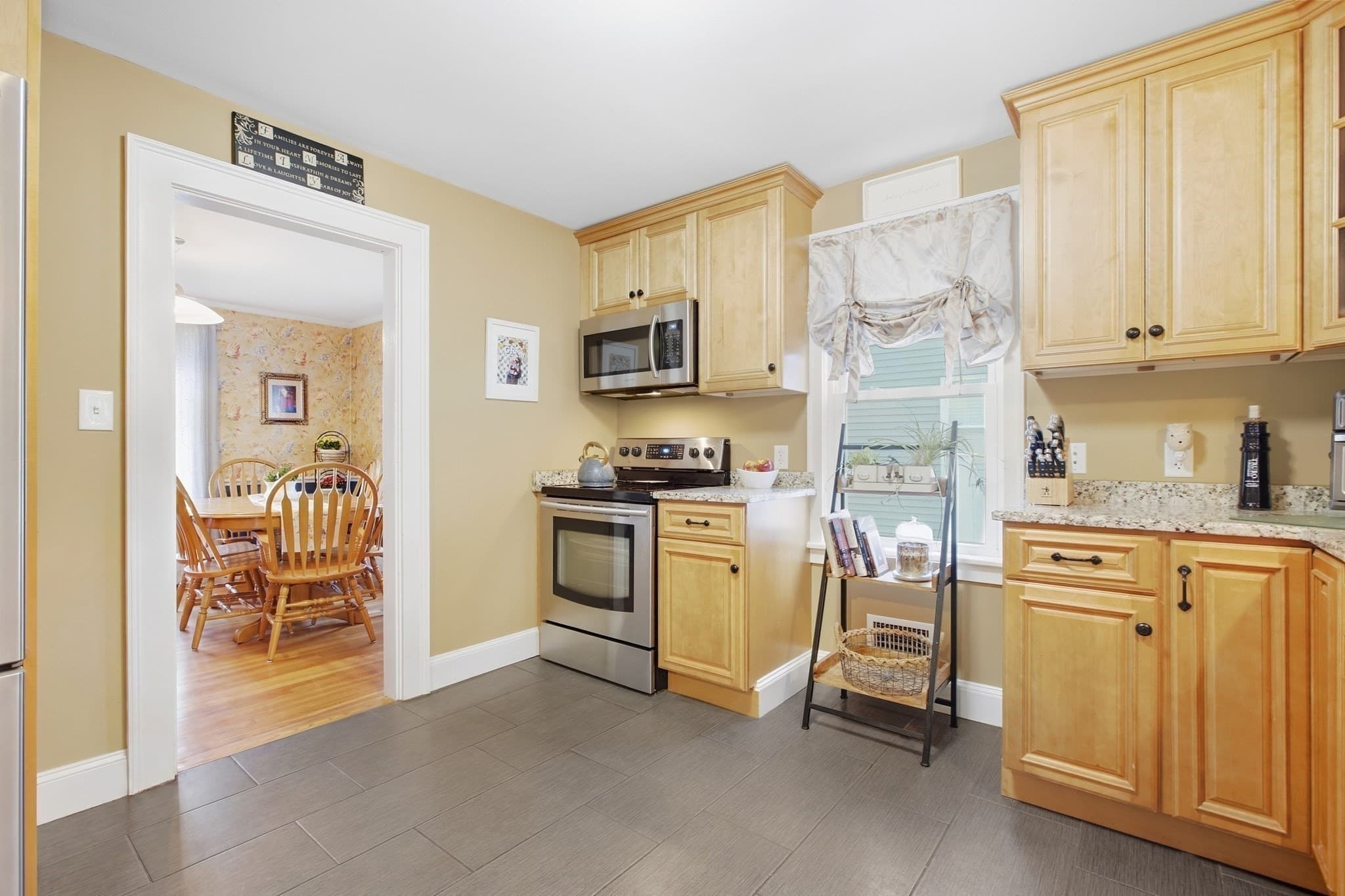 Single Family Residence at 24 Vokes Terrace, Lynnfield MA 01940, Lynnfield, photo 10 of 31