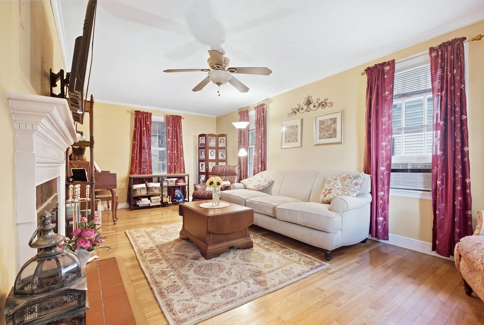 Single Family Residence at 24 Vokes Terrace, Lynnfield MA 01940, Lynnfield, photo 4 of 31