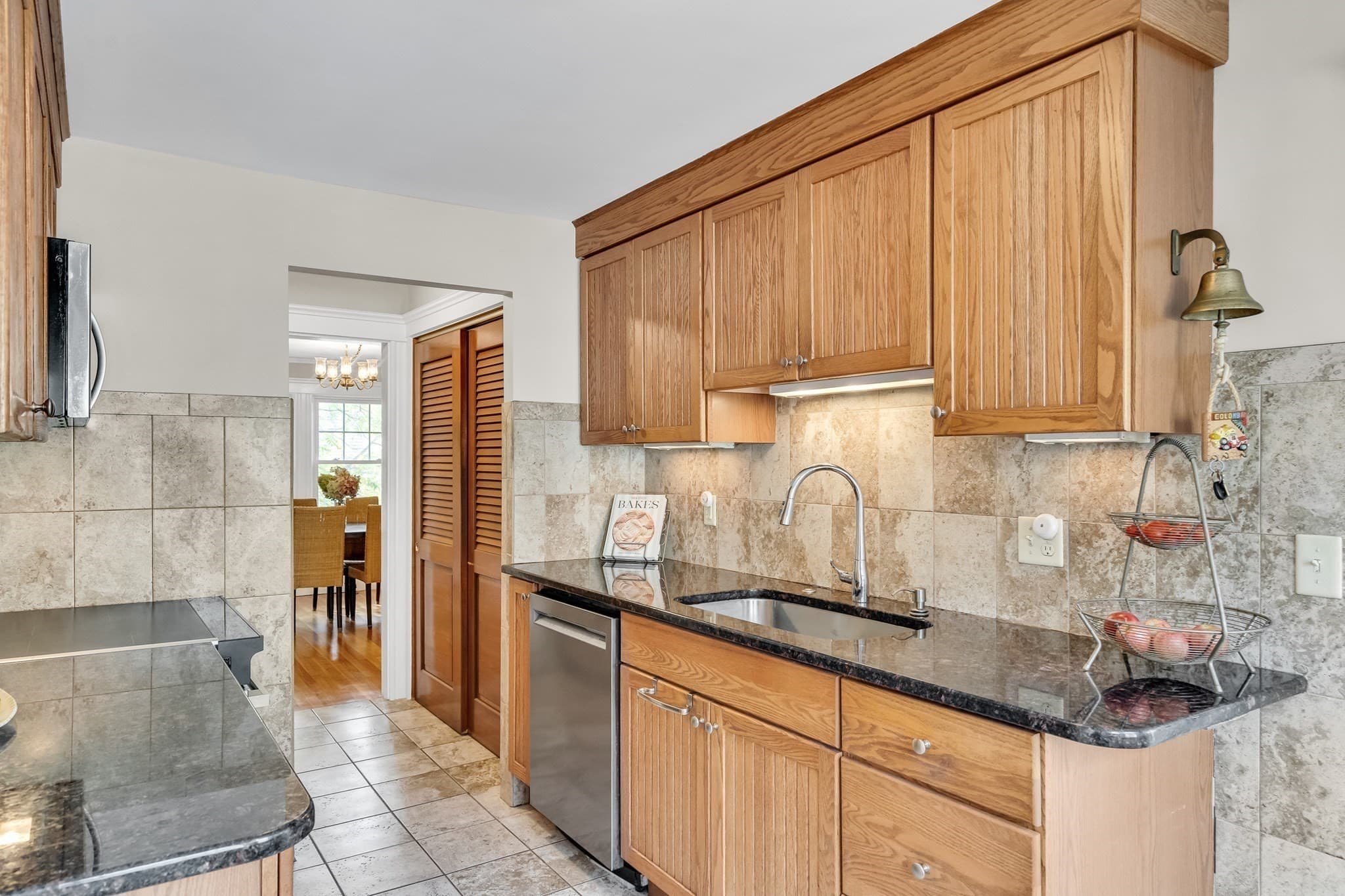 Condominium at 30 Oakley Rd # 2, Watertown MA 02472, Watertown, photo 11 of 28