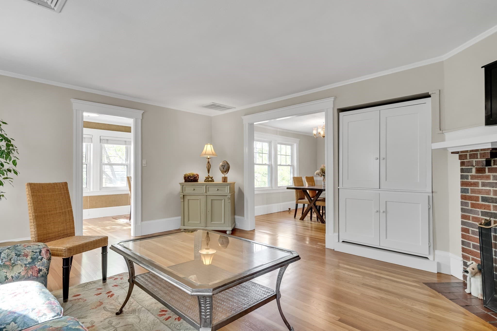 Condominium at 30 Oakley Rd # 2, Watertown MA 02472, Watertown, photo 4 of 28