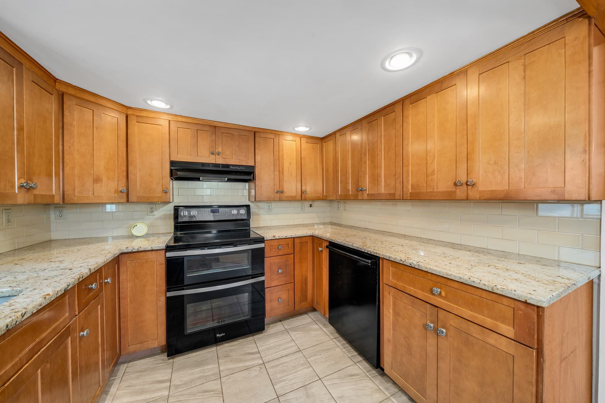 Single Family Residence at 15 Lincoln Ct, Amesbury MA 01913, Amesbury, photo 6 of 38