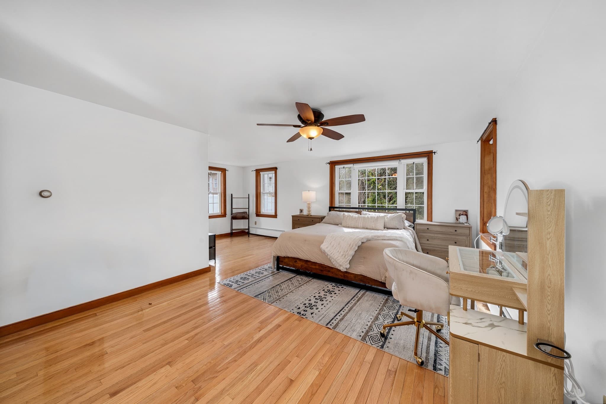 Single Family Residence at 15 Lincoln Ct, Amesbury MA 01913, Amesbury, photo 10 of 38