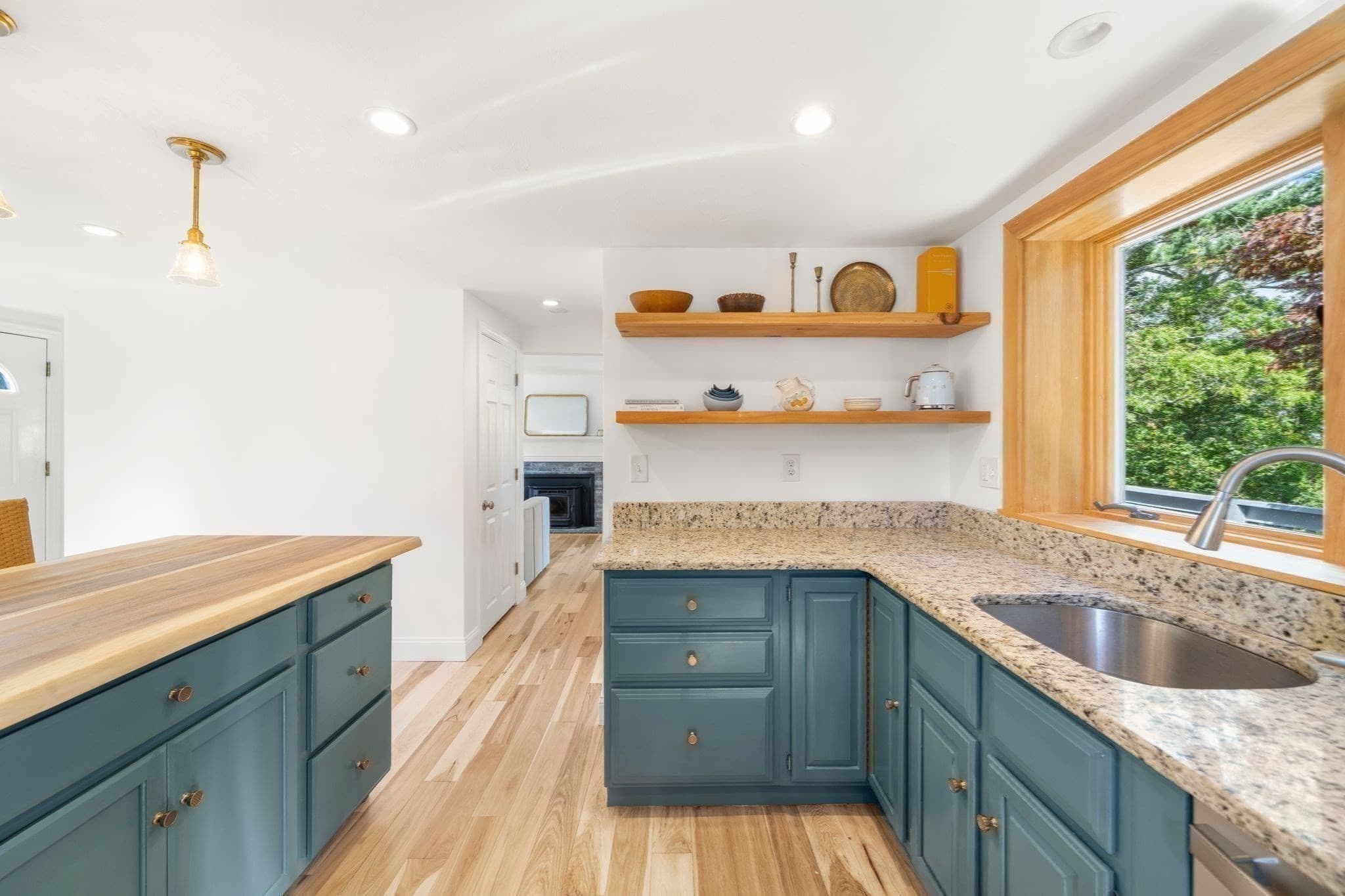 Single Family Residence at 32 Grandview Dr, Plymouth MA 02360, Plymouth, photo 17 of 39