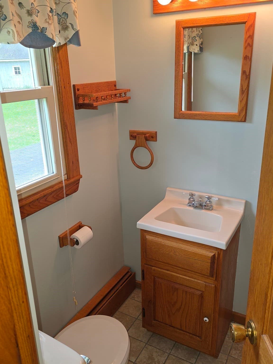 Single Family Residence at 24 Elm St, Franklin MA 02038, Franklin, photo 6 of 17