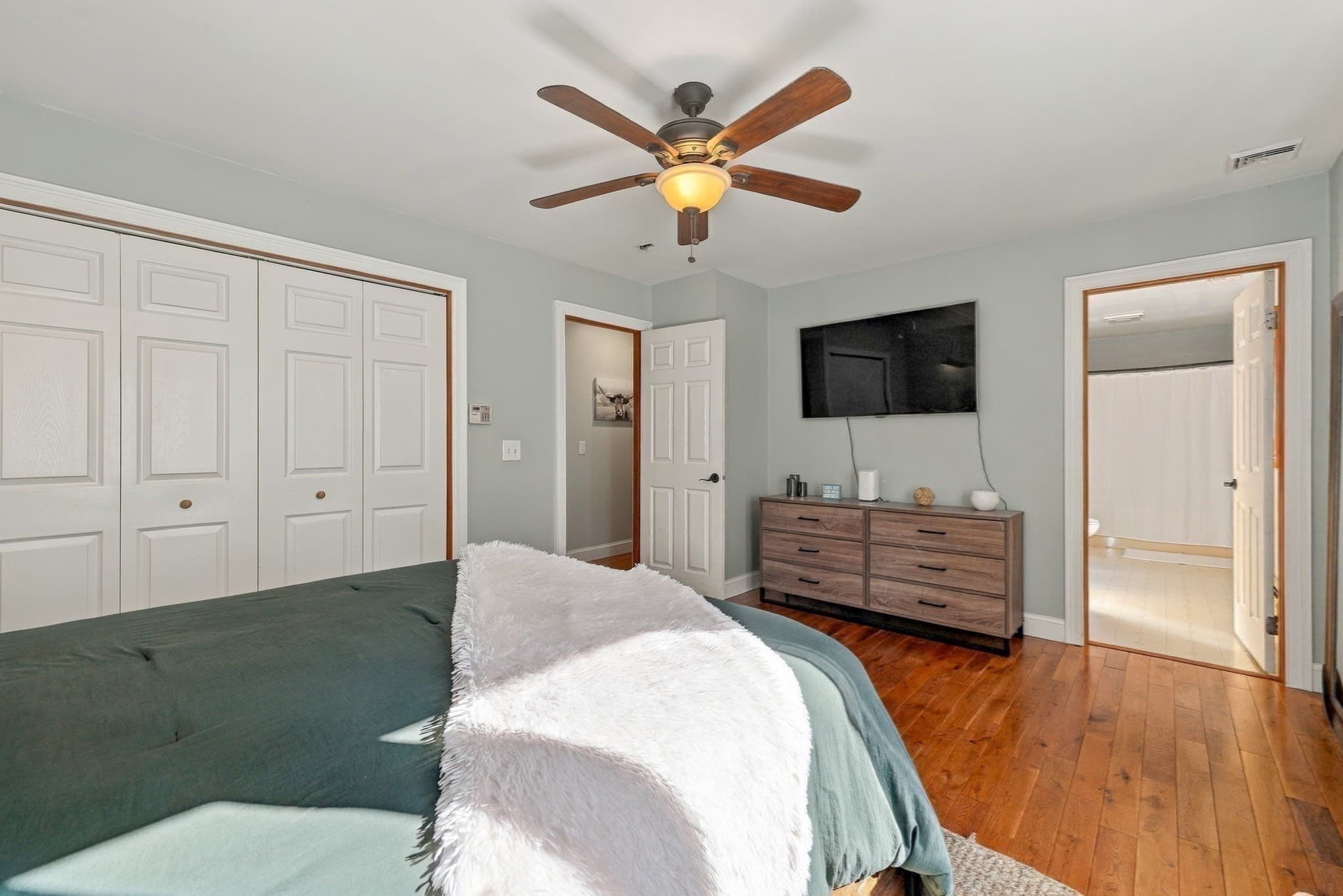 Single Family Residence at 252 Breckenridge St, Palmer MA 01069, Palmer, photo 12 of 35